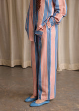 Load image into Gallery viewer, Lola