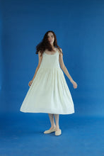 Load image into Gallery viewer, Daphne