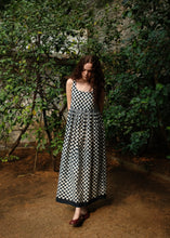 Load image into Gallery viewer, Diana
