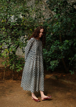 Load image into Gallery viewer, Marlow
