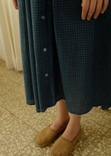 Load image into Gallery viewer, Cynthia  - Washed navy
