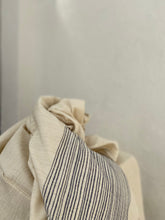 Load image into Gallery viewer, Handwoven Towel 02
