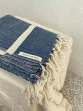 Load image into Gallery viewer, Handwoven Towel 01
